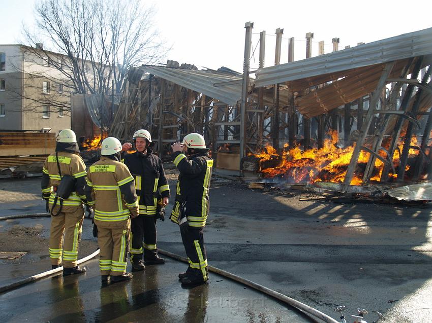 Grossbrand Holzlager Siegburg Industriestr P061.JPG